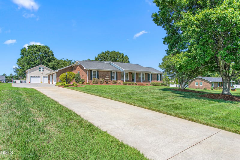 1971 Delaine Dr, Burlington, NC 27215