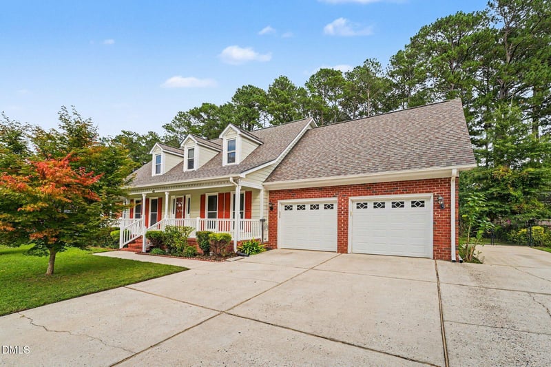 1987 Penrose Dr, Fayetteville, NC 28304