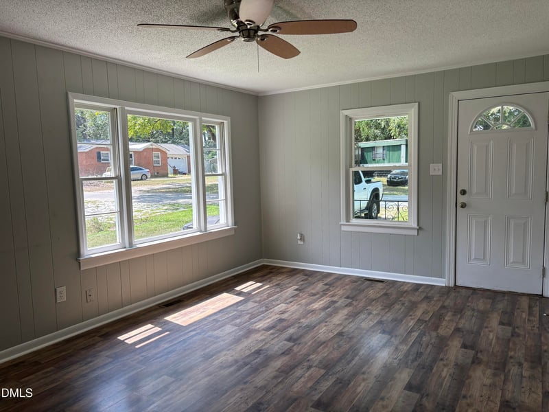 20 W Edgerton St, Smithfield, NC 27577