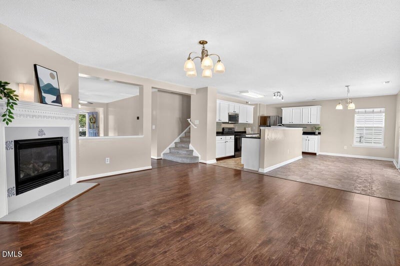 200 Georgetowne Dr, Clayton, NC 27520