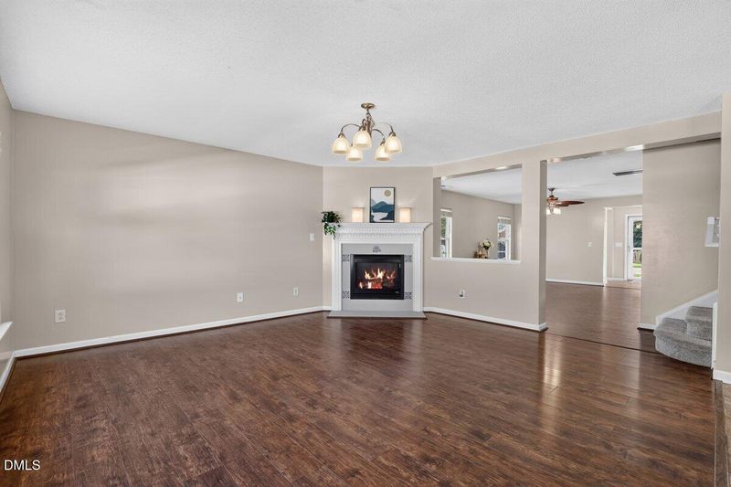 200 Georgetowne Dr, Clayton, NC 27520