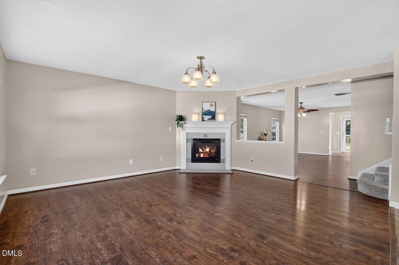 200 Georgetowne Dr, Clayton, NC 27520