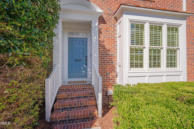 200 Greenview Dr, Chapel Hill, NC 27516