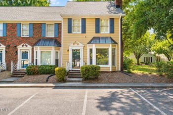 200 Standish Dr, Chapel Hill, NC 27517