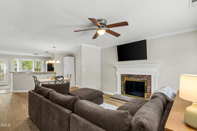 200 Standish Dr, Chapel Hill, NC 27517