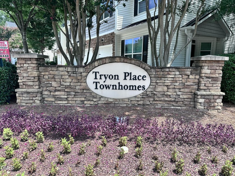 2001 Chancellor Pl, Raleigh, NC 27603