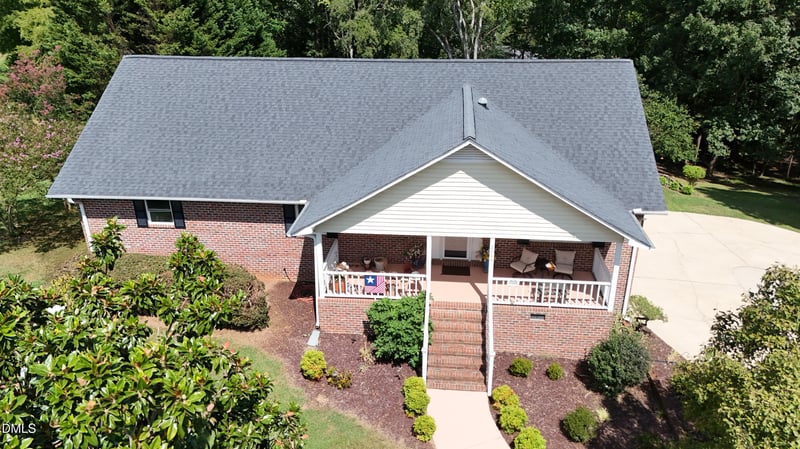 2009 Smith Dr, Clayton, NC 27520