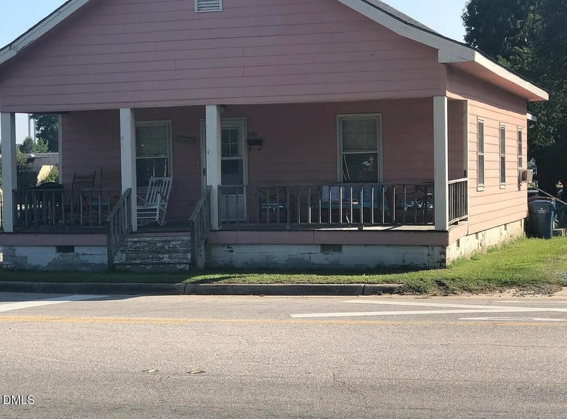201 W Granville St, Dunn, NC 28334