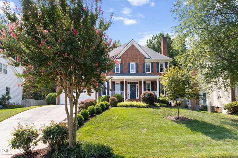 201 Lyncroft Ln, Cary, NC 27519