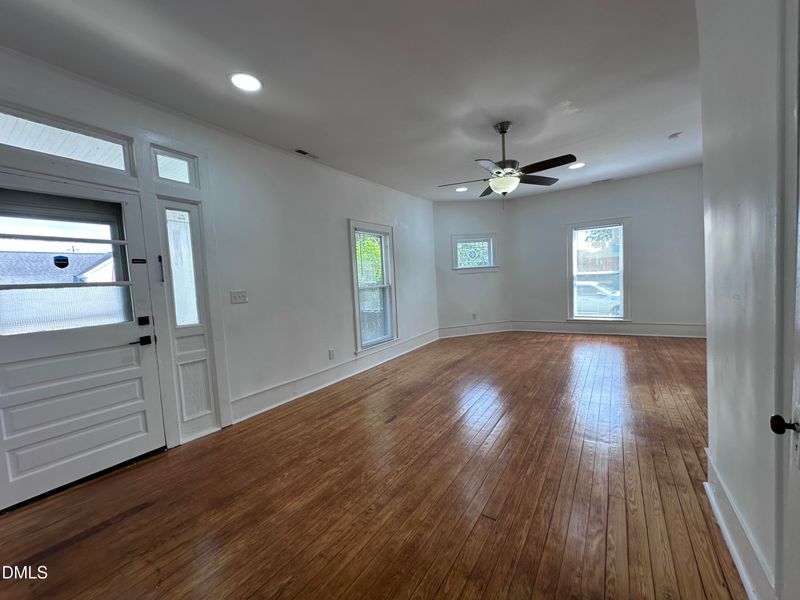 201 N Massey St, Selma, NC 27576