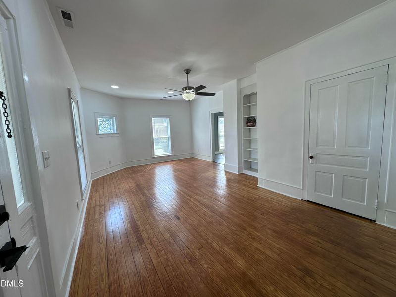 201 N Massey St, Selma, NC 27576