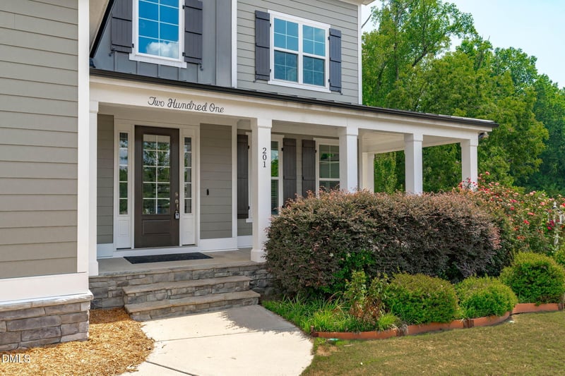 201 Misty Moonlight Dr, Willow Springs, NC 27592