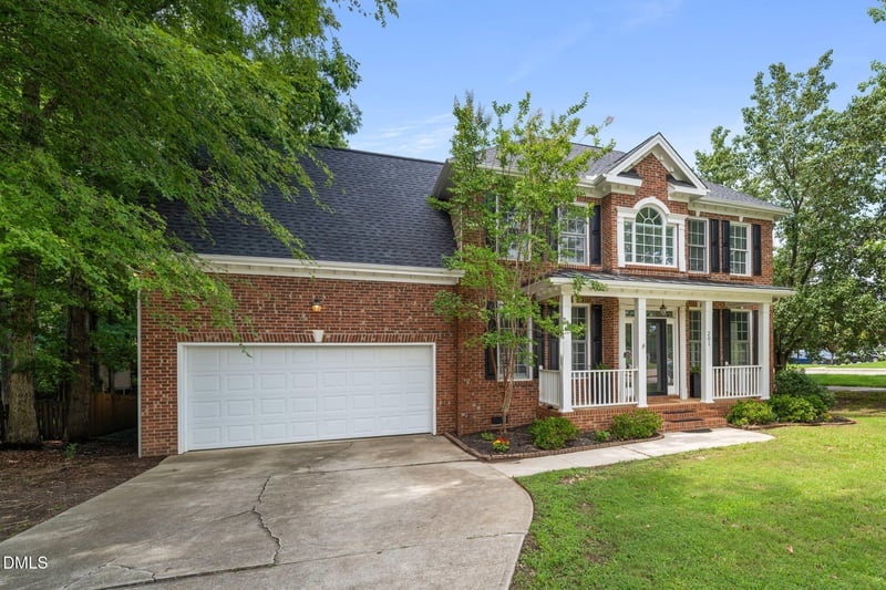 201 Sarazen Dr, Clayton, NC 27527