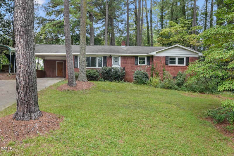 2010 N Shoreline Dr, Sanford, NC 27330