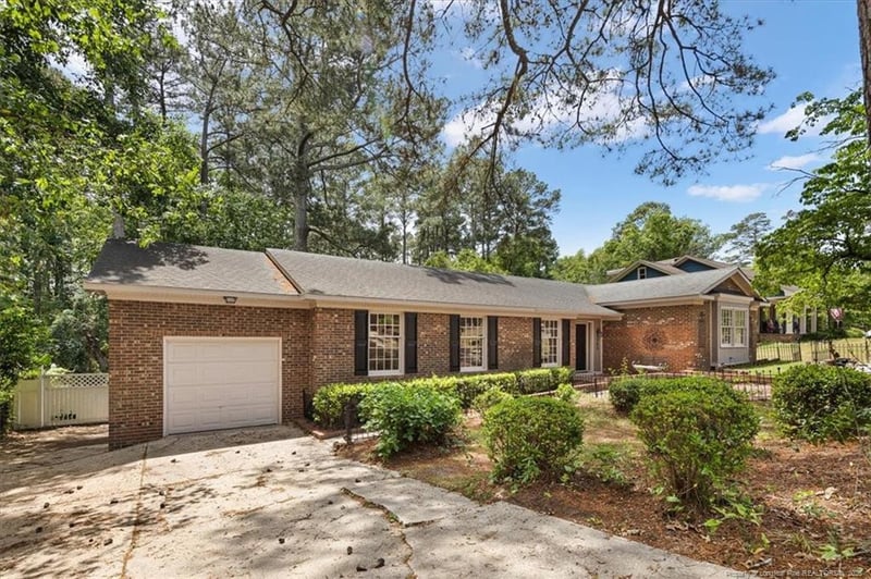 202 Andover Rd, Fayetteville, NC 28311