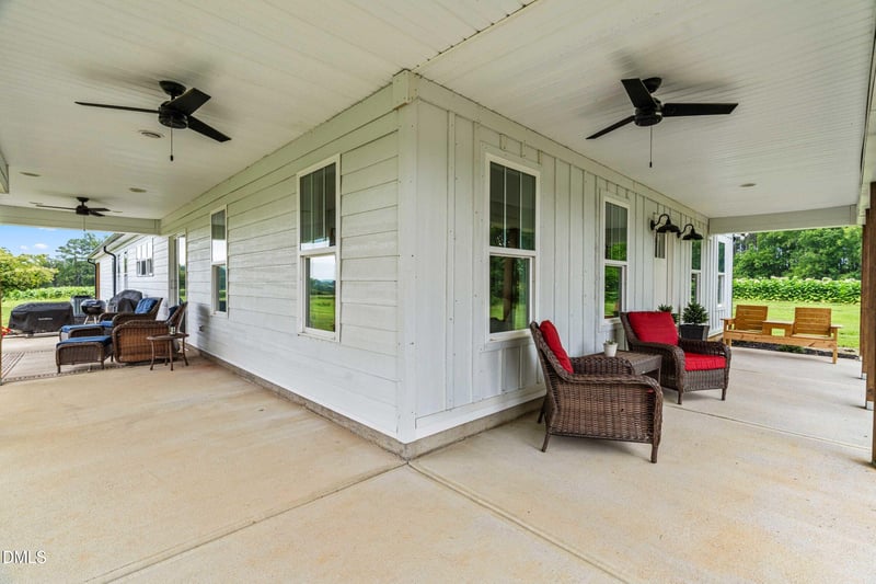 202 Grays Ln, Angier, NC 27501