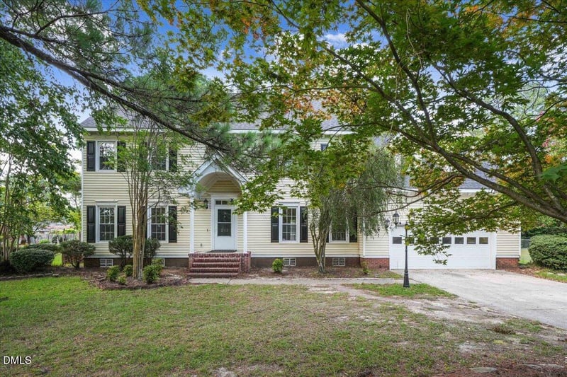 202 N Marion Dr, Goldsboro, NC 27534