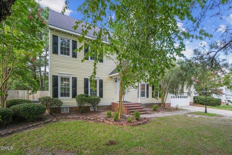 202 N Marion Dr, Goldsboro, NC 27534