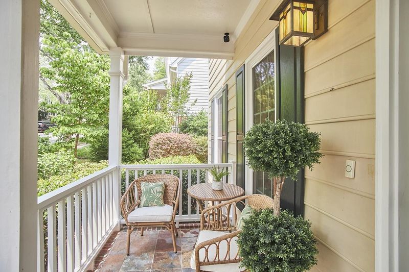 202 Parkside Cir, Chapel Hill, NC 27516