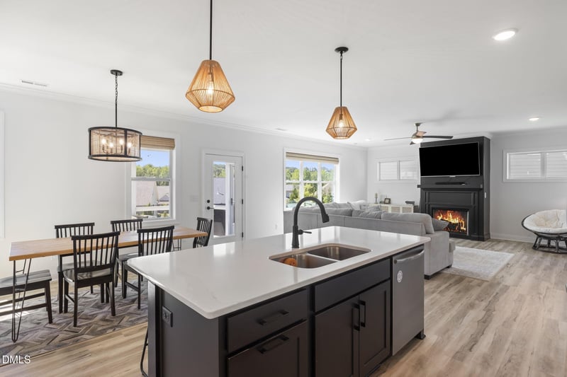 2020 Moonraker Dr, Fuquay Varina, NC 27526