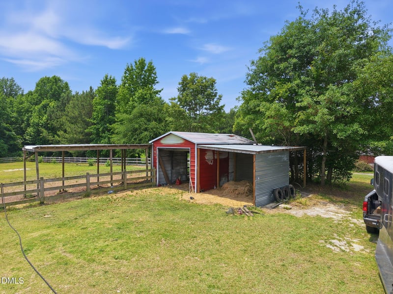 2020 Rice Rd, Sanford, NC 27330