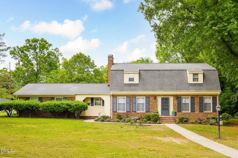 2021 Sunnybrook Dr, Burlington, NC 27215