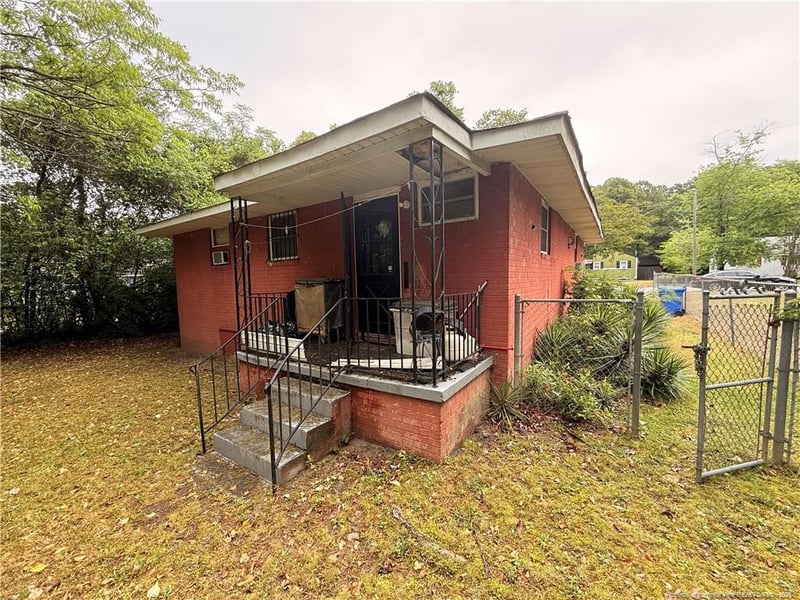 2023 Newark Ave, Fayetteville, NC 28301