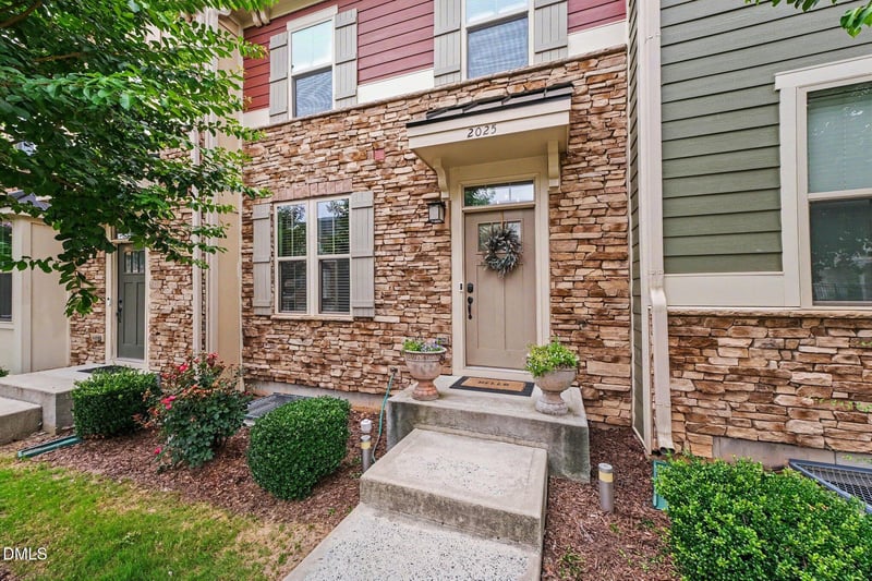 2025 Whitesmith Dr, Apex, NC 27502