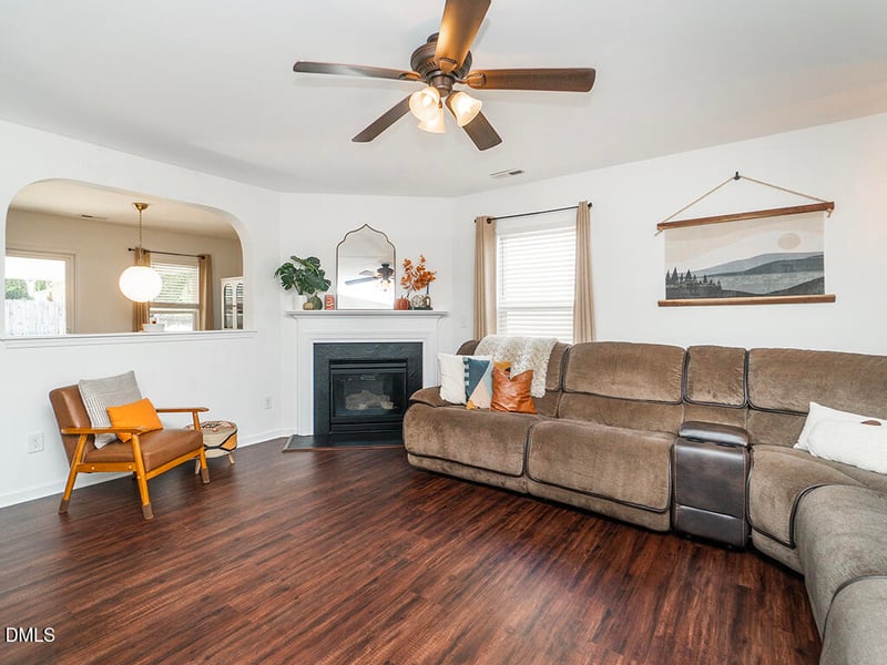 203 Collington Dr, Mebane, NC 27302