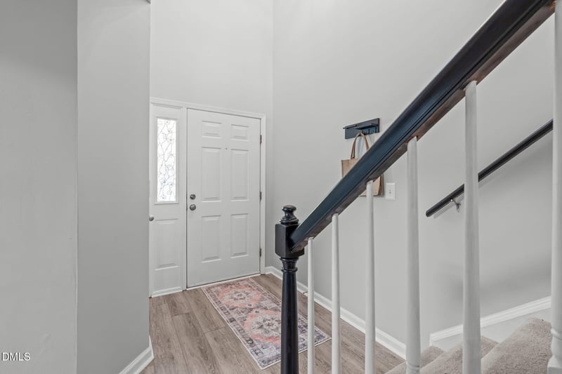 203 Oak Hollow Ct, Raleigh, NC 27613
