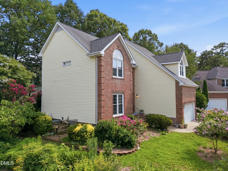 203 Red Field St, Cary, NC 27513