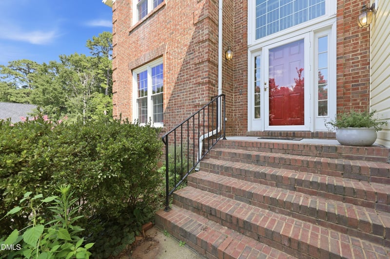 203 Red Field St, Cary, NC 27513