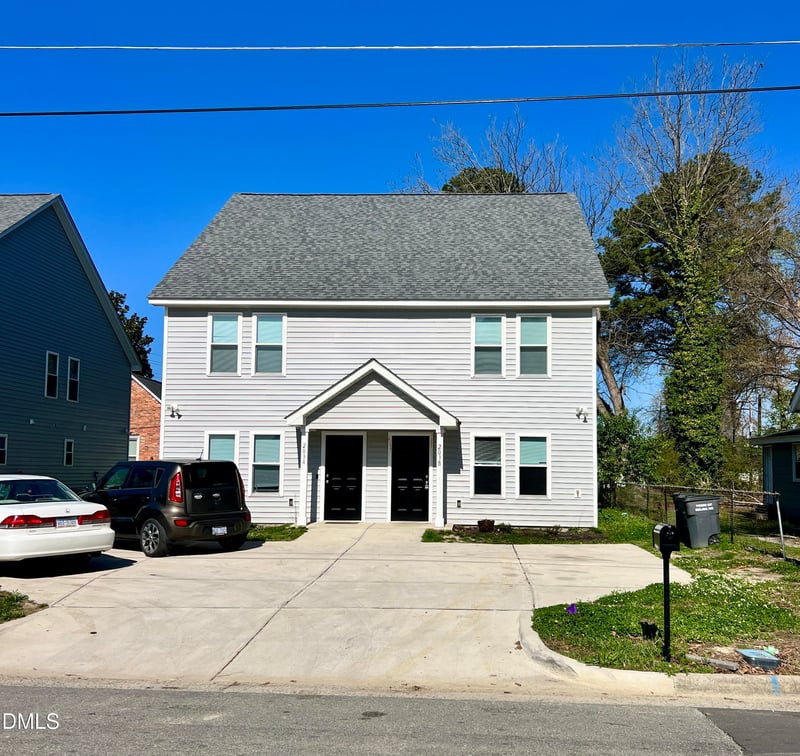 203 N Sellers St, Selma, NC 27576