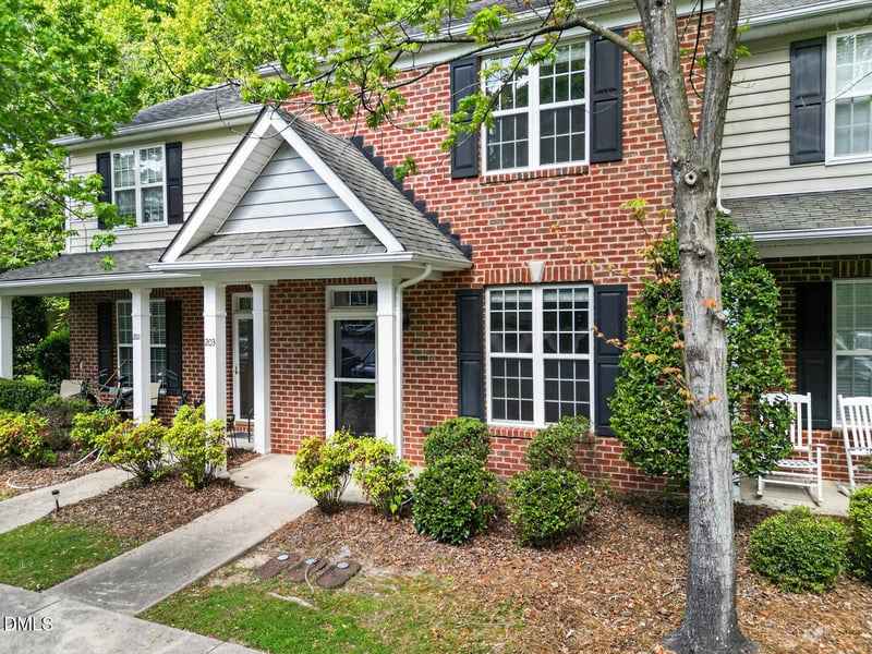203 Sir William Ln, Rolesville, NC 27571