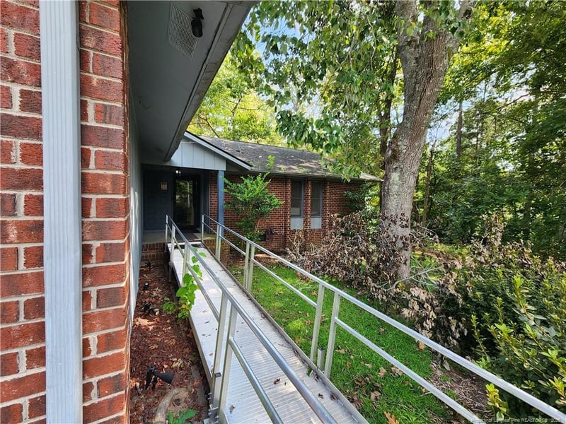 203 Wolcott Ct, Fayetteville, NC 28314