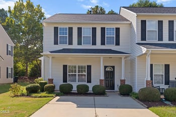 204 Cline Falls Dr, Holly Springs, NC 27540
