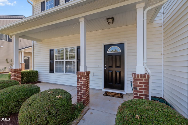 204 Cline Falls Dr, Holly Springs, NC 27540