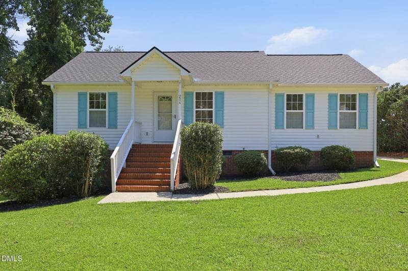 204 Dustin Dr, Benson, NC 27504