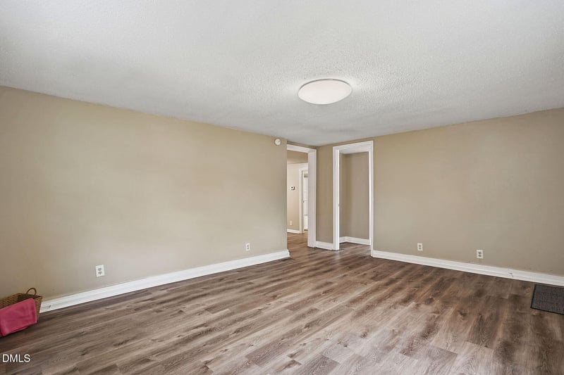 204 W Hill St, Benson, NC 27504