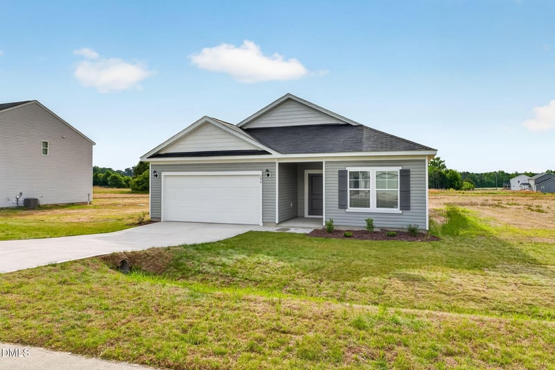 204 Shiloh Woods Cir, Smithfield, NC 27577