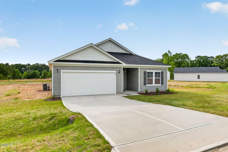 204 Shiloh Woods Cir, Smithfield, NC 27577