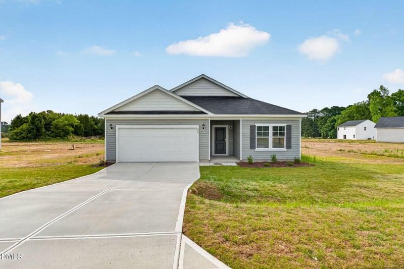 204 Shiloh Woods Cir, Smithfield, NC 27577