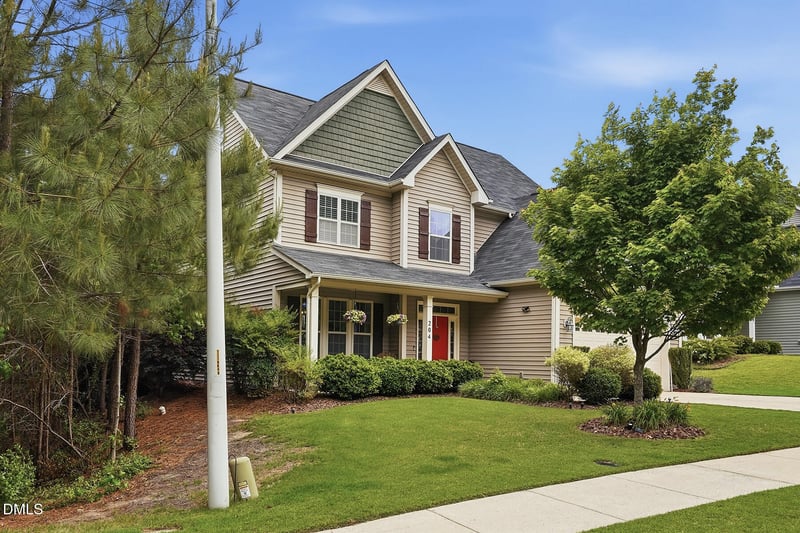 204 Sweet Violet Dr, Holly Springs, NC 27540