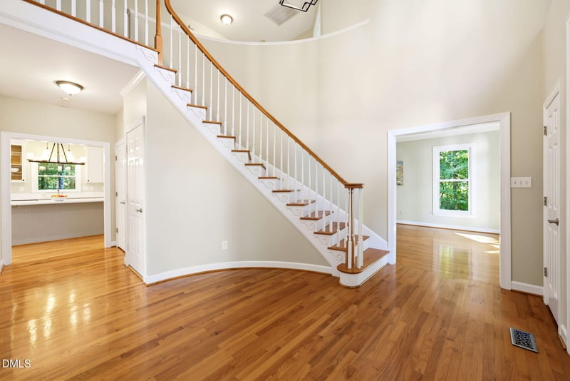 204 Woodleaf Dr, Chapel Hill, NC 27516