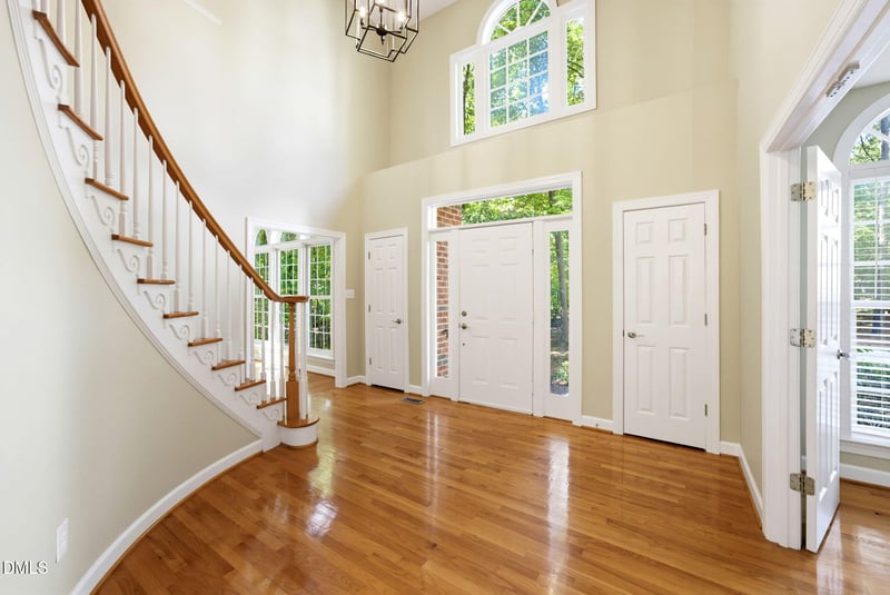 204 Woodleaf Dr, Chapel Hill, NC 27516