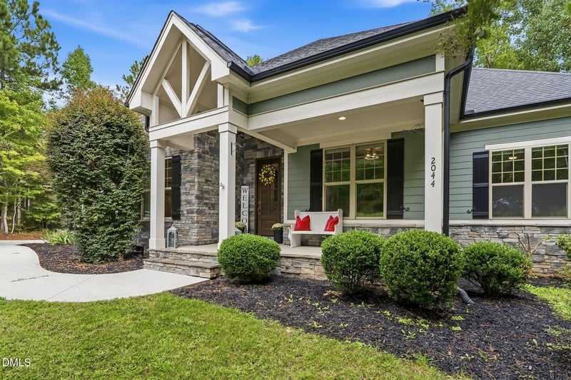 2044 Silverleaf Dr, Youngsville, NC 27596