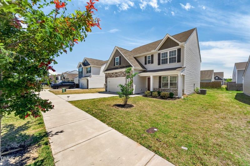 205 Brisk Dr, Zebulon, NC 27597