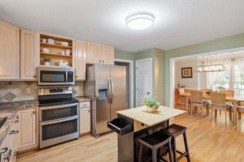 205 Hickory Glen Ln, Holly Springs, NC 27540