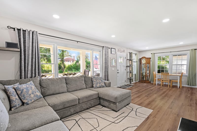 205 Jones Ave, Fuquay Varina, NC 27526