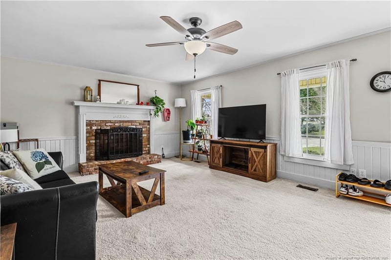 205 Violet Rd, Dunn, NC 28334